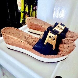 Michael kors sandals. Very good condition! Size 7